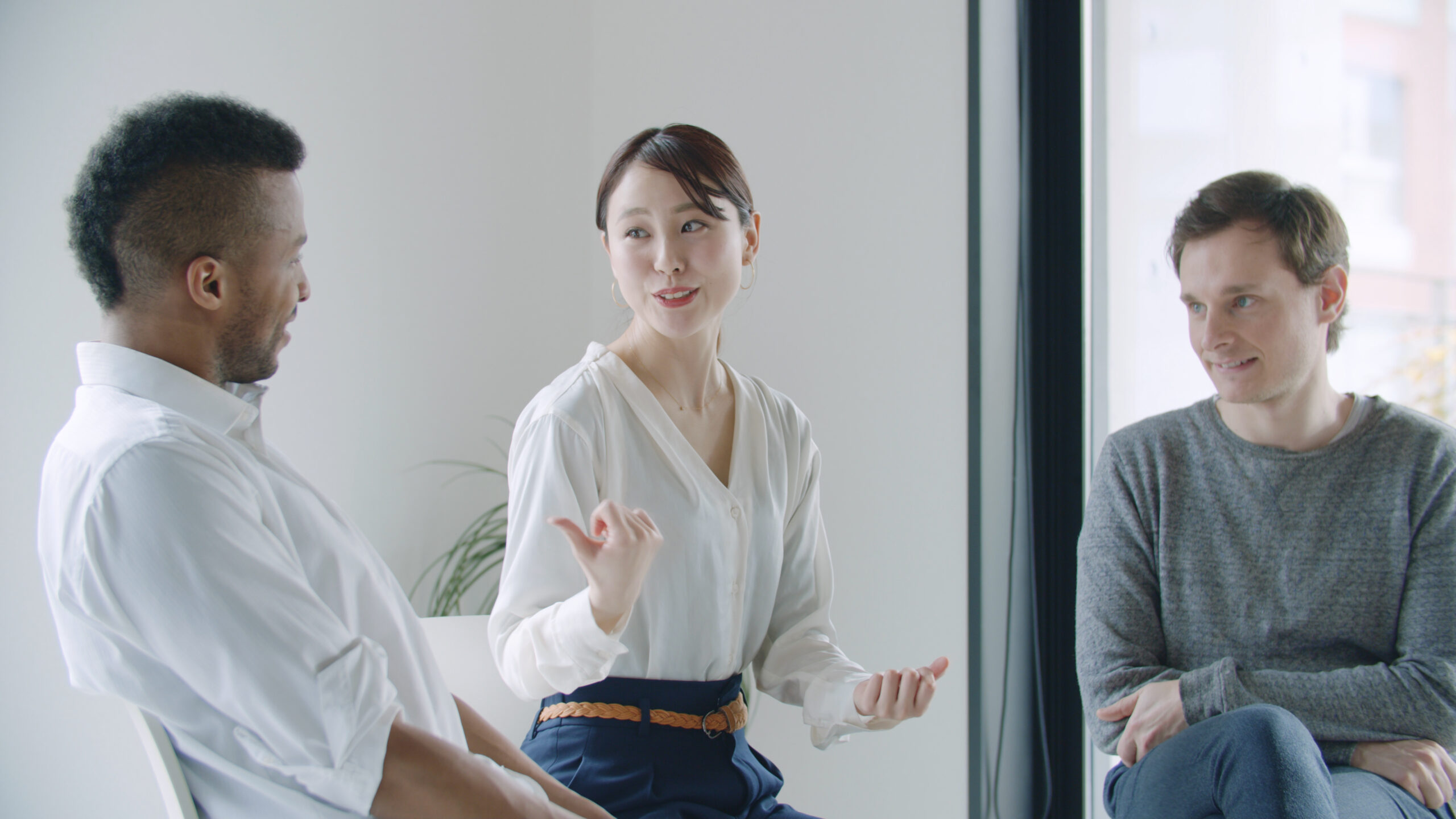 日本語・中国語・英語で相談しやすいサポート体制のイメージ
